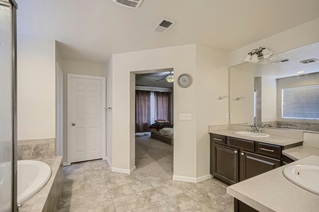 Building Photo - 5742 S Flat Rock Way