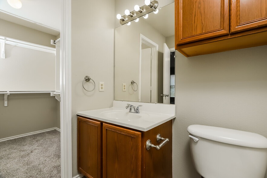 Building Photo - 4934 Orchid Star