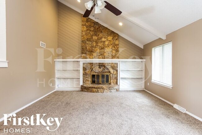 Building Photo - 1617 SE Brome Cir