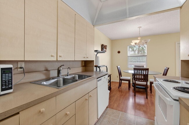 Building Photo - 2015 Cornwall A