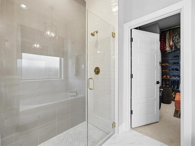 Building Photo - 2325 Offerande Dr