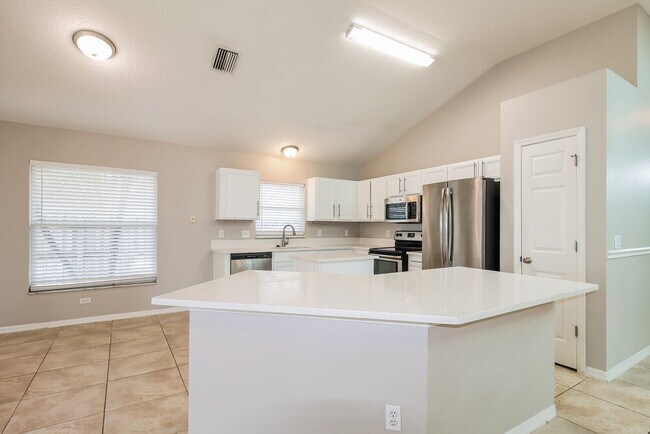 Building Photo - 6152 Weatherwood Cir