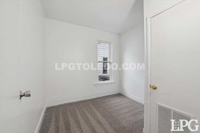 Building Photo - 1217 Mason St