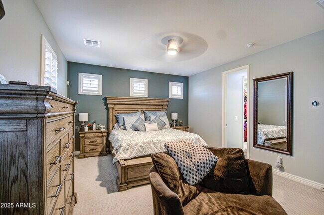 Building Photo - 3016 N Glenview