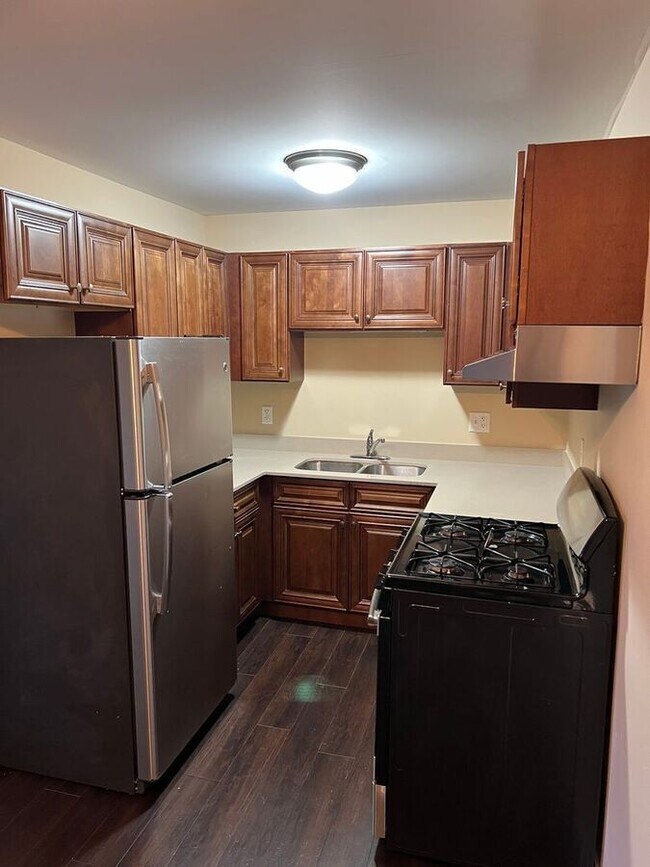 Building Photo - 1500 Light Road