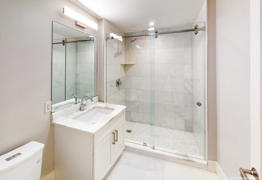 Building Photo - 1311 Pennsylvania Ave SE