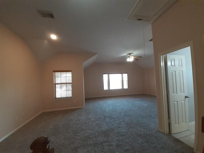 Building Photo - 5835 Beeston Ln