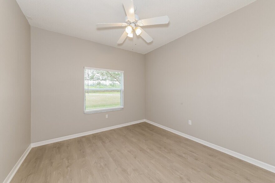 Building Photo - 944 Springwood Cir