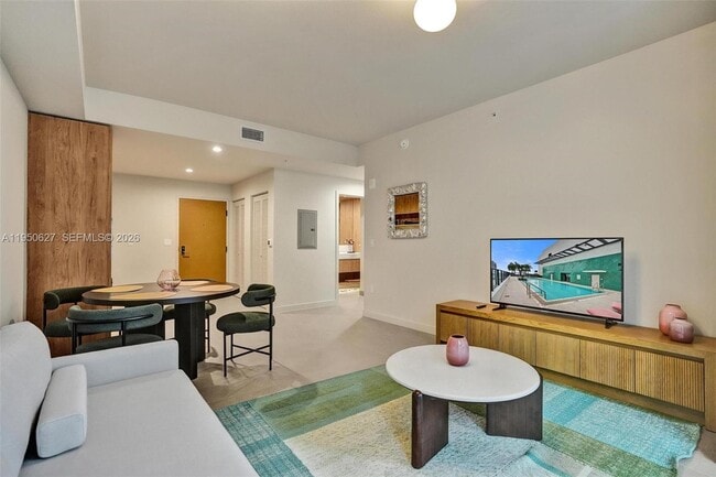 Building Photo - 11 NE 6th St