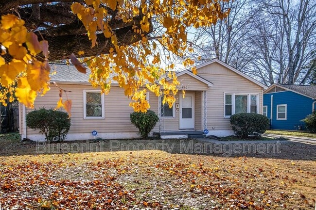 Building Photo - 513 10th Ave S