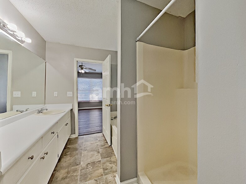 Building Photo - 479 Shoal Ct