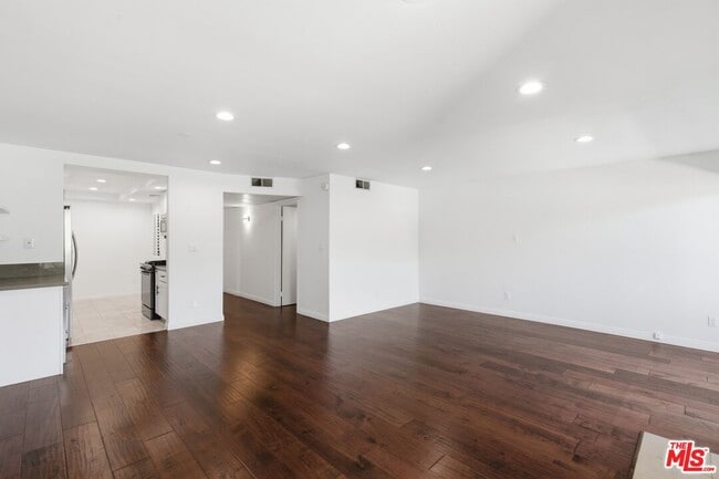 Building Photo - 2018 Griffith Park Blvd