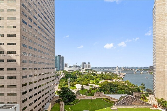 Building Photo - 325 S Biscayne Blvd