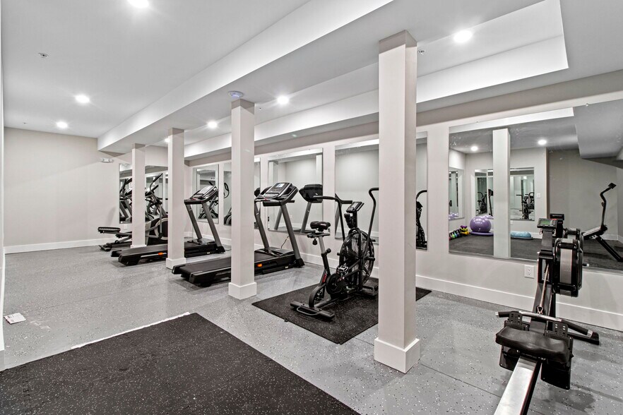 Building Photo - 2625 W Jefferson St