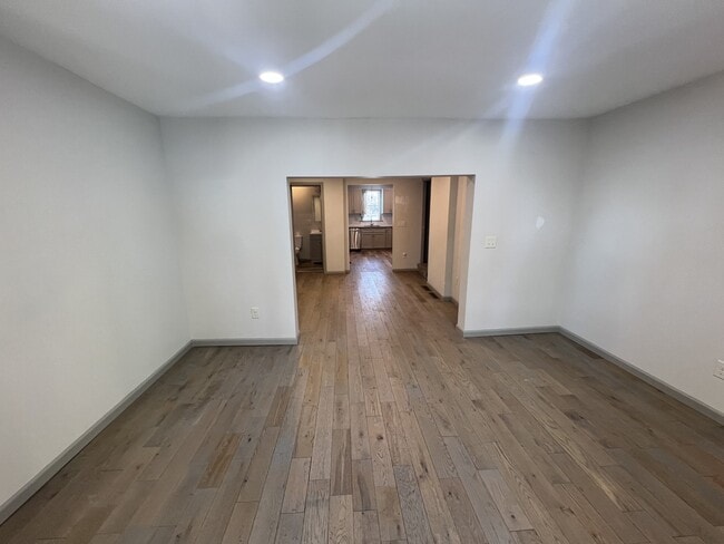 Building Photo - 34 N Lee St