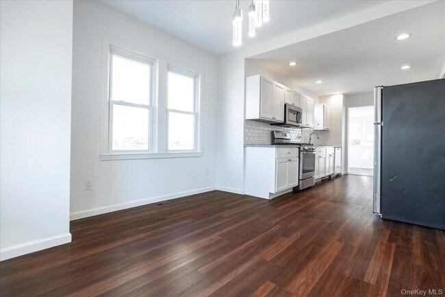 Building Photo - 31 N Lewis Pl