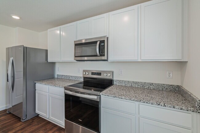 Building Photo - 7650 Belhaven Ln