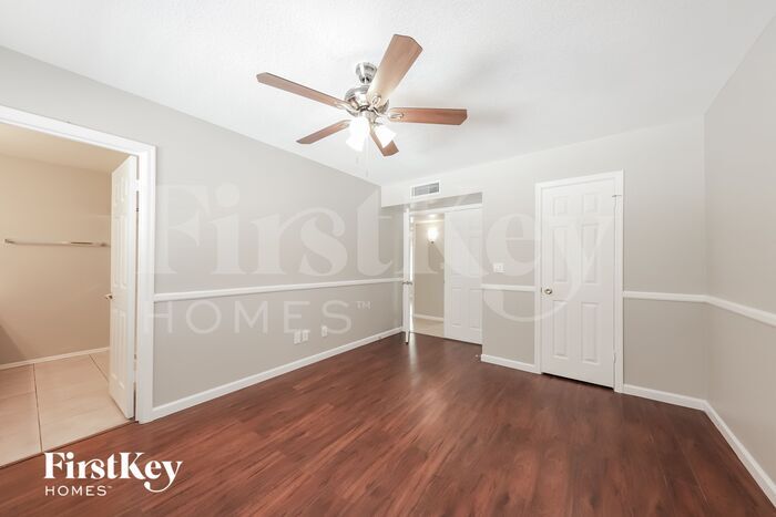 Building Photo - 10402 N 64th Ave