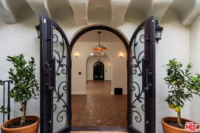 Building Photo - 1901 El Cerrito Pl