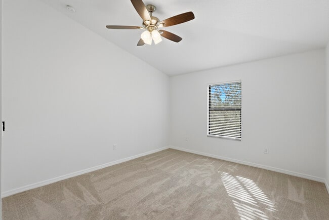 Building Photo - Bay Isle II