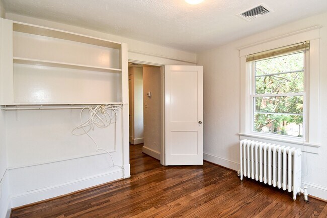 Building Photo - 633 24th St S