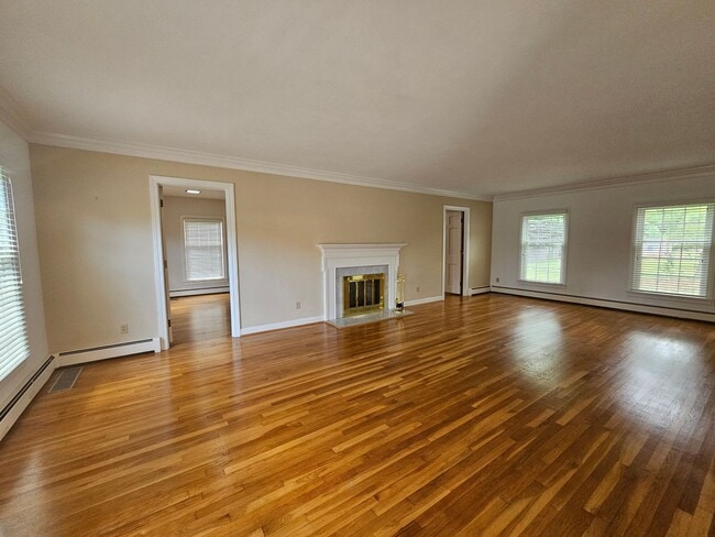 Building Photo - WITCH DUCK POINT