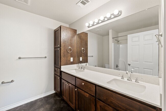 Building Photo - HH917 Ramblewood