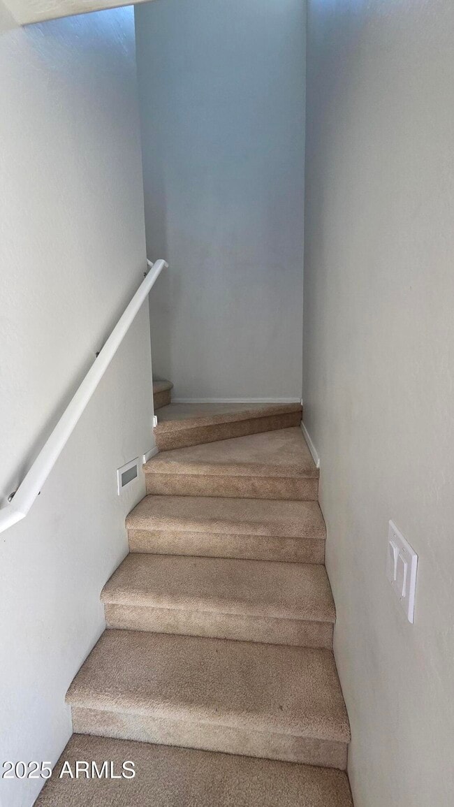 Building Photo - 2542 N Palo Verde Dr
