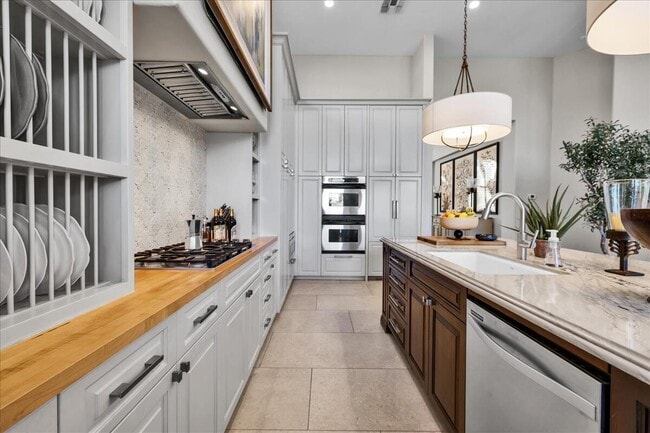 Building Photo - 48385 Vista Calico