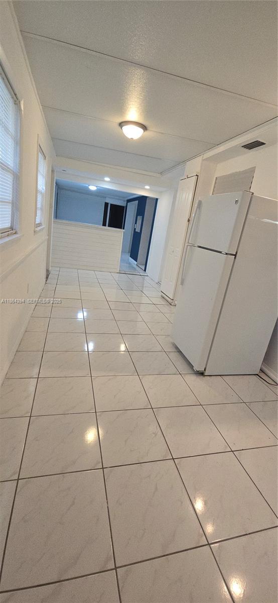 Building Photo - 502 N 70th Way