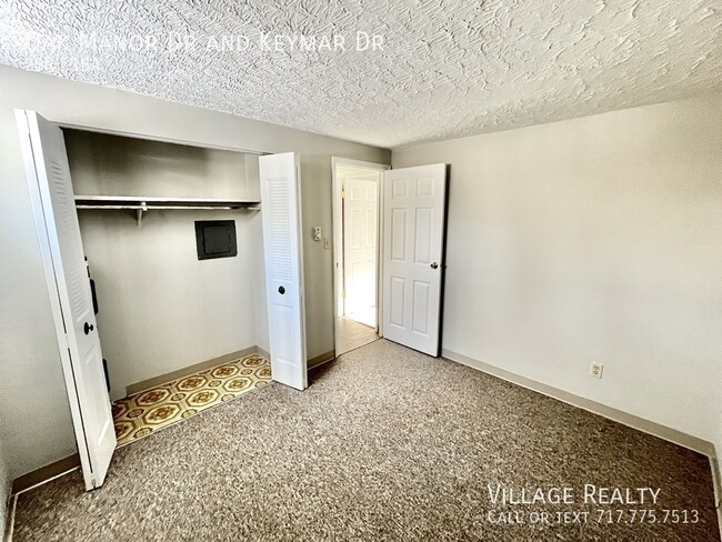 Building Photo - Few Steps, great location! Most utilities ...