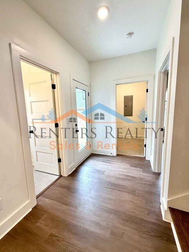 Building Photo - Charming Newer Construction Home with Garage & Fenced Yard