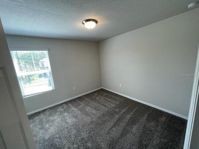 Building Photo - 407 Legacy Lp