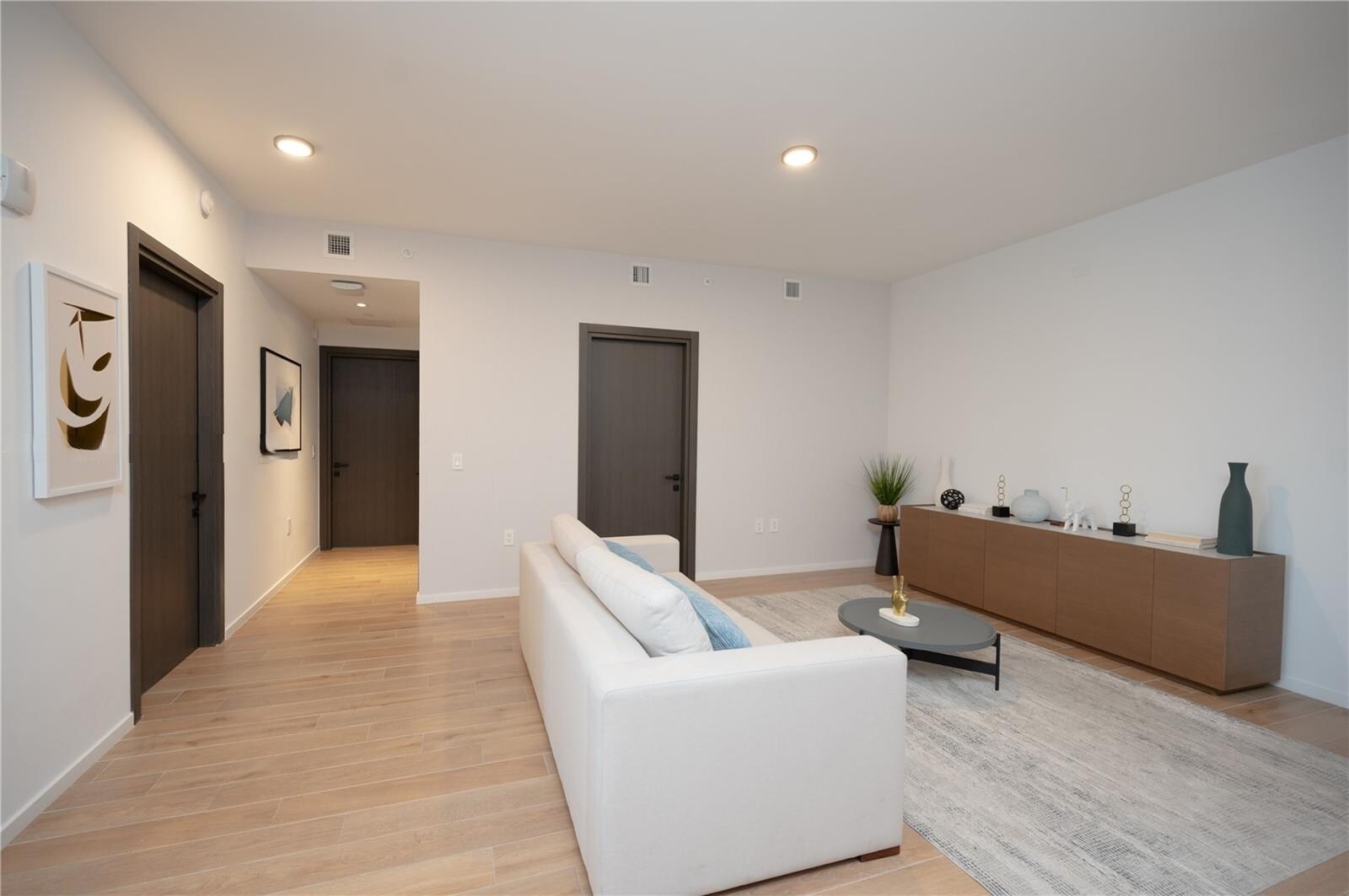 Building Photo - 398 NE 5th St