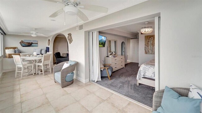 Building Photo - 1125 W Peppertree Dr