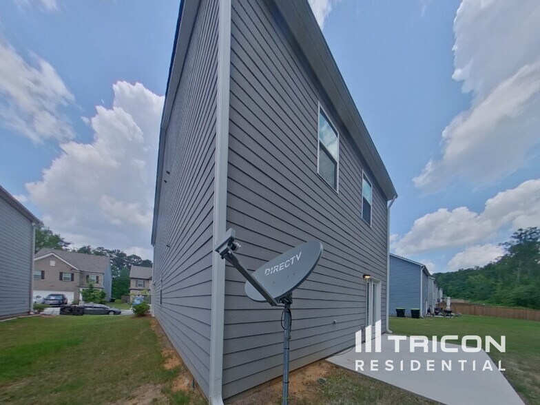 Building Photo - 864 Bentley Dr