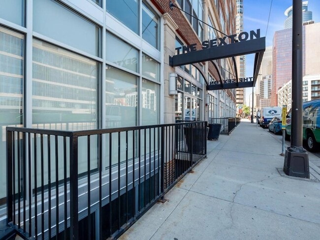 Building Photo - 521 S 7th St