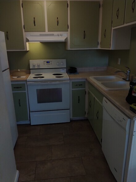 Building Photo - 195 Del Sur Ct