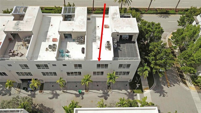 Building Photo - 10541 NW 66th St