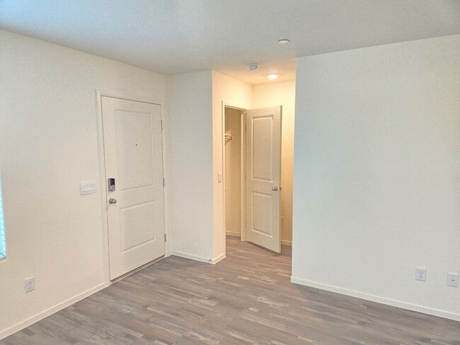 Building Photo - Kalea Trails Gated Cosmos Garden