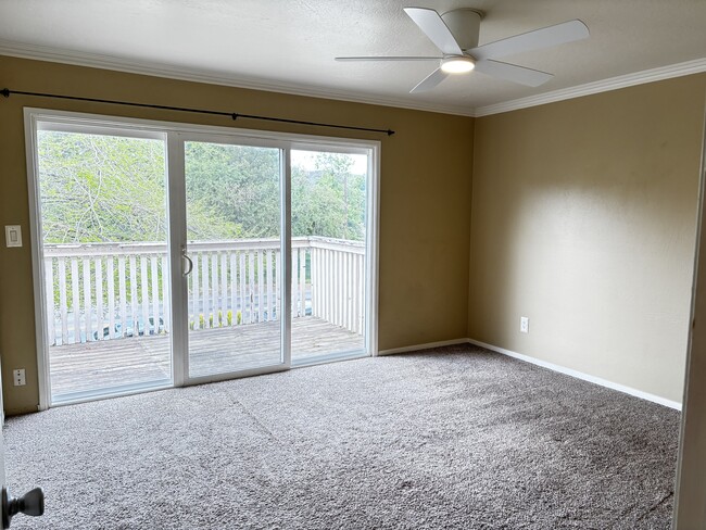 Building Photo - 3154 Country Club Dr