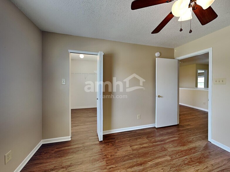 Building Photo - 10352 Fairmont Ln