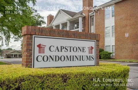 Building Photo - 708 11th St