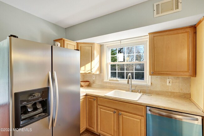Building Photo - 22 Brookside Ct