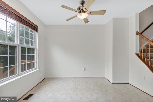 Building Photo - 10030 Tallahassee Pl