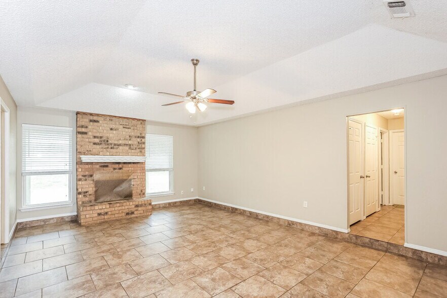 Building Photo - 3516 Wedgworth Rd S