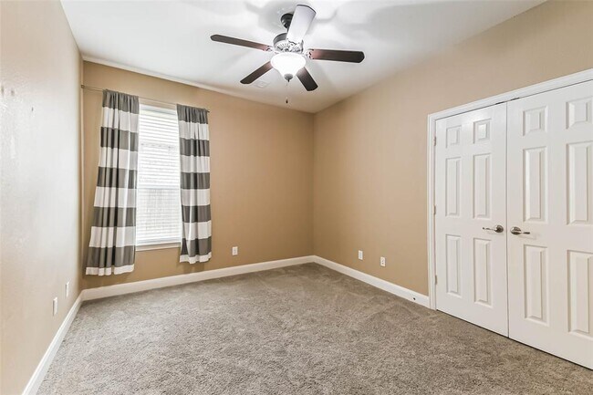 Building Photo - 13911 Desert Trace Ct