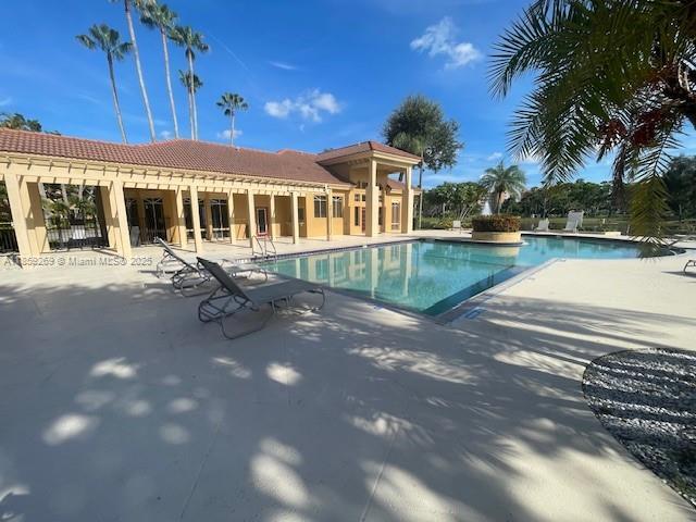 Building Photo - 4815 Via Palm Lakes