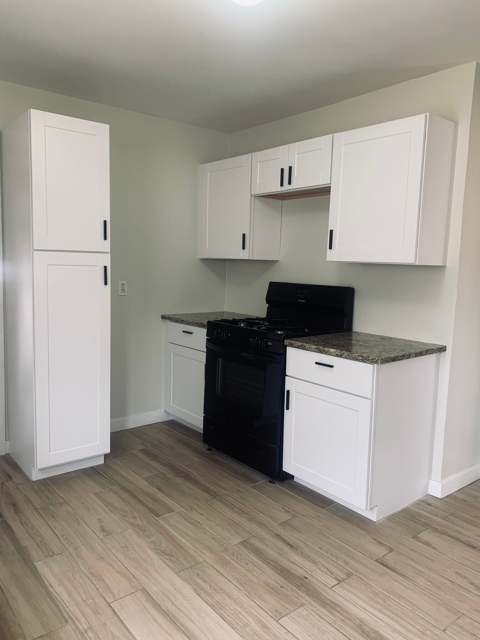 Building Photo - 3719 N Hartford St