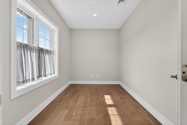 Building Photo - Gorgeous 2 Bed + Office | 2 Bath | 1,771 Sq Ft | Brand New Construction